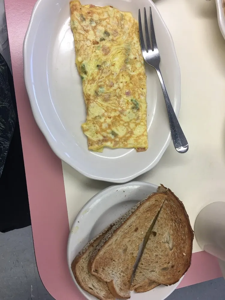 Western Omelet with Rye Toast